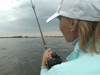 118girls fishing.